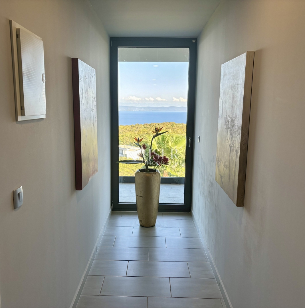 Istra, Rabac - edinstvena vila z morjem na dlani, 210 m2