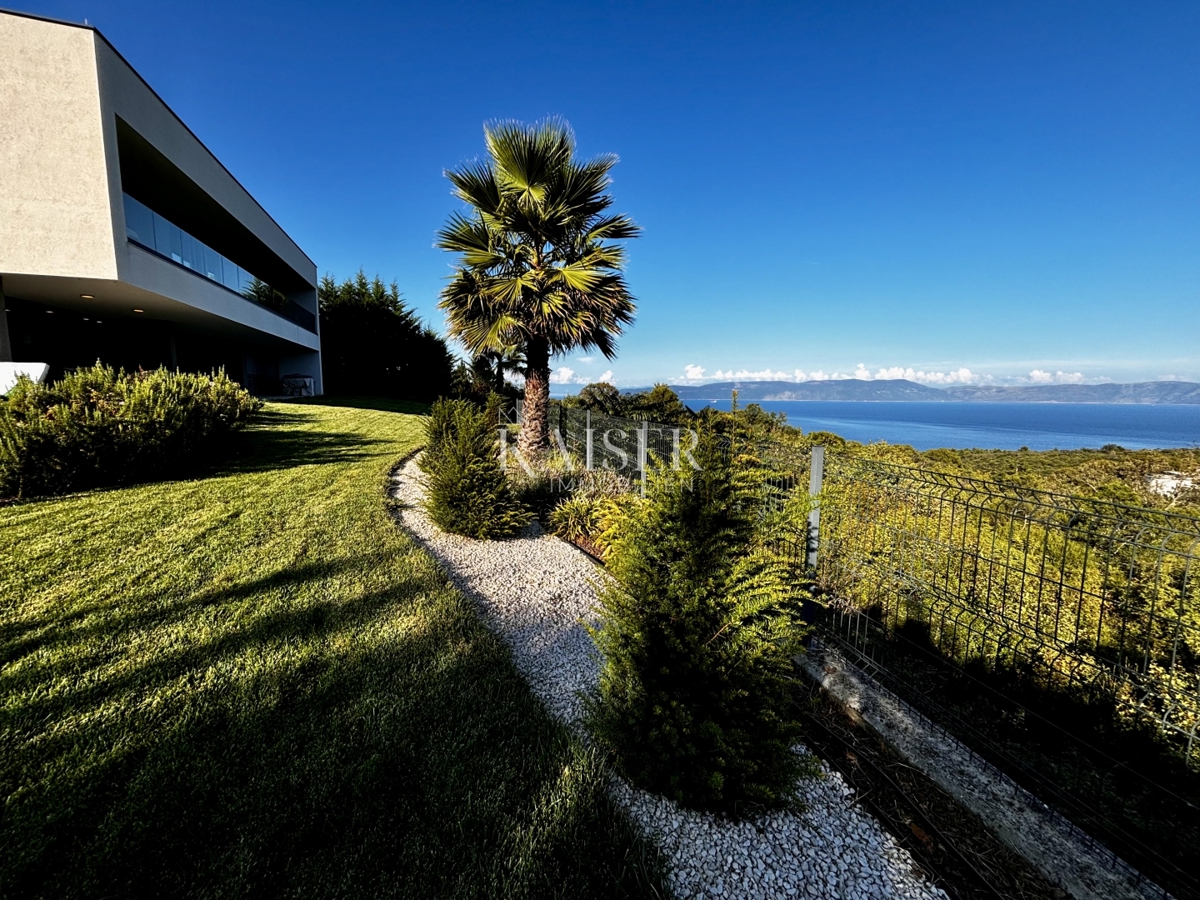 Istra, Rabac - edinstvena vila z morjem na dlani, 210 m2