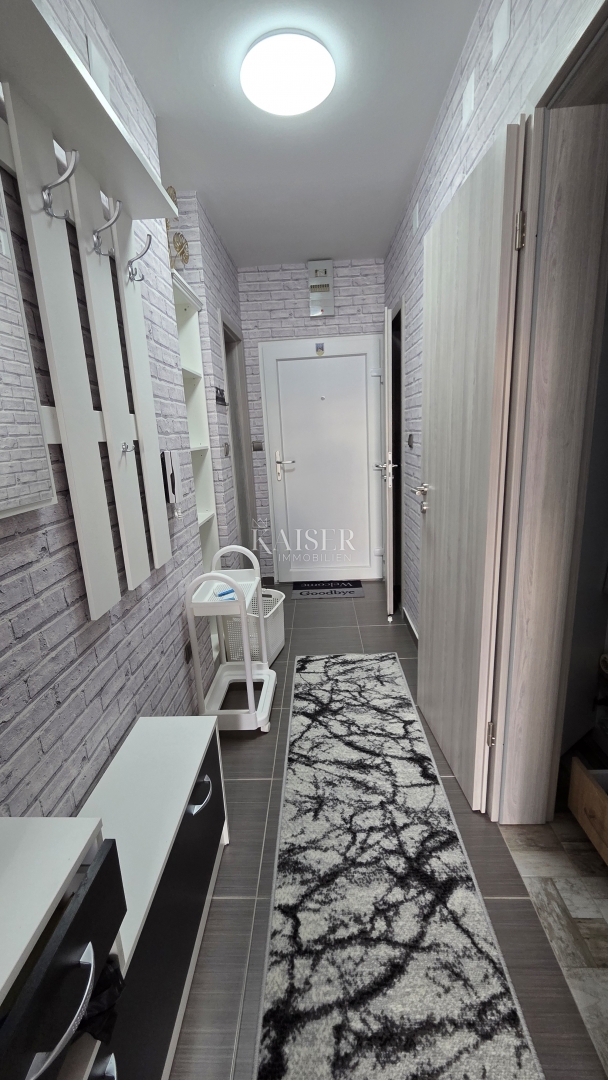 Senj - studio apartma, 35m2, druga vrsta do morja