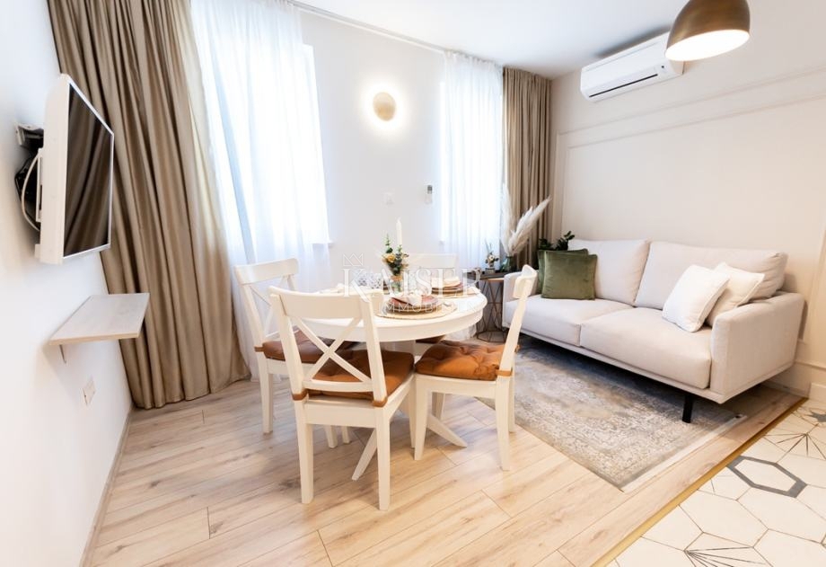 Istra, Vrsar - 82m2 stanovanje z dvema stanovanjskima enotama 