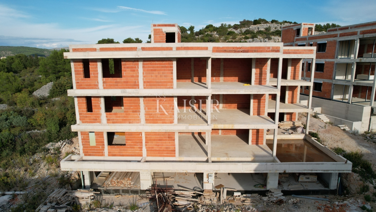 Prostorno stanovanje (S1) v pritličju z zasebnim vrtom, Mandalina - Šibenik