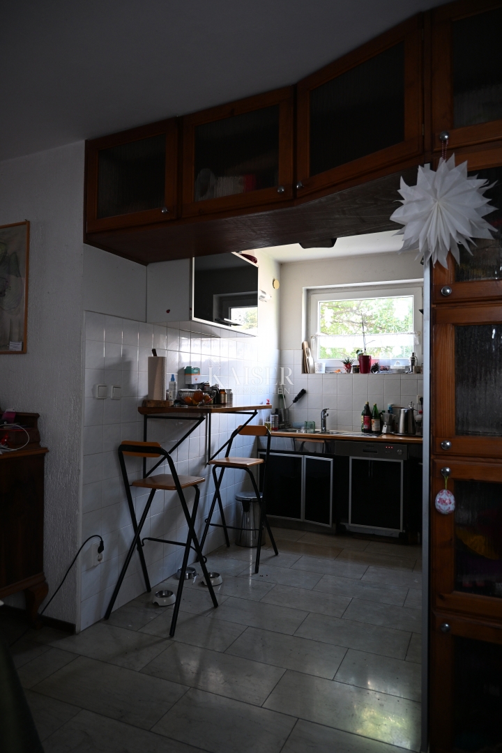 Crikvenica - trosobno stanovanje z velikim vrtom