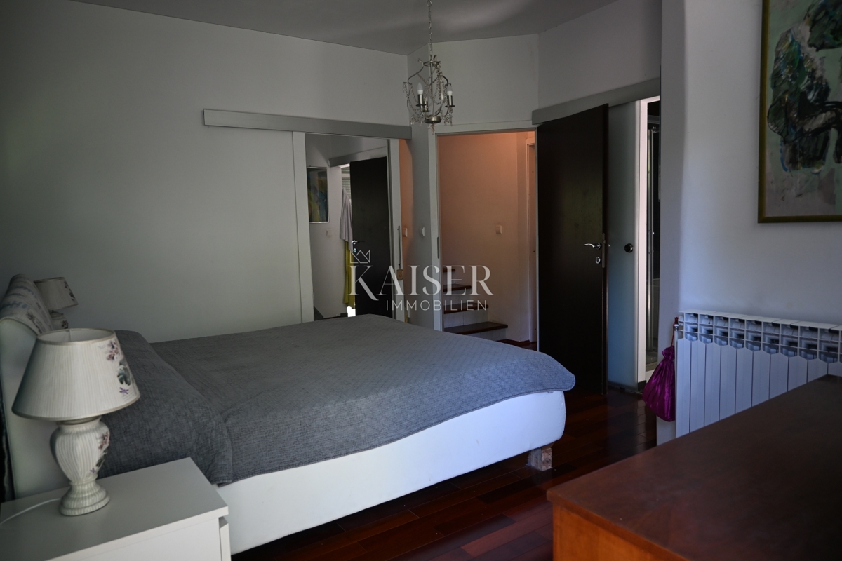 Crikvenica - trosobno stanovanje z velikim vrtom