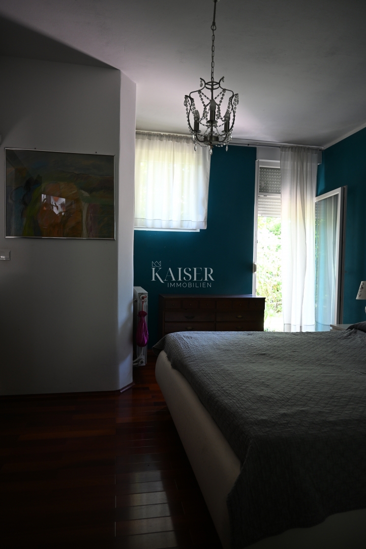 Crikvenica - trosobno stanovanje z velikim vrtom