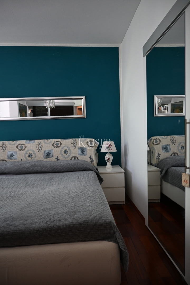 Crikvenica - trosobno stanovanje z velikim vrtom