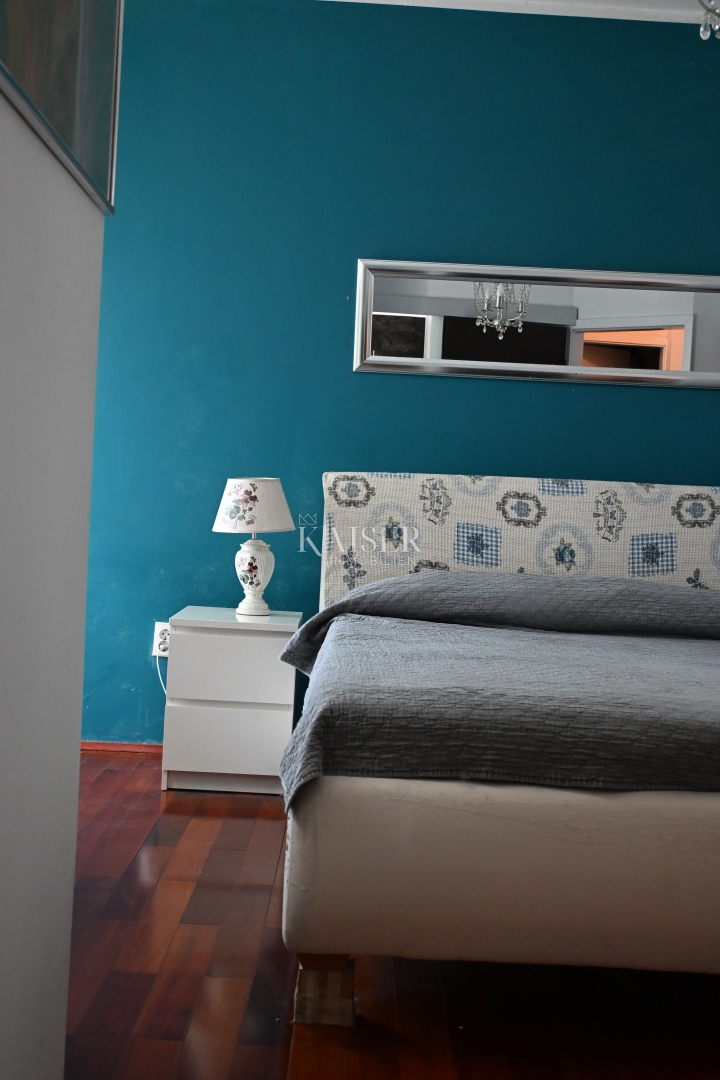 Crikvenica - trosobno stanovanje z velikim vrtom