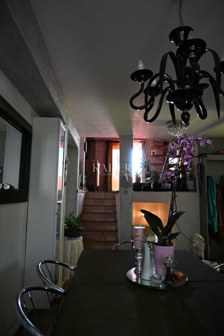 Crikvenica - trosobno stanovanje z velikim vrtom