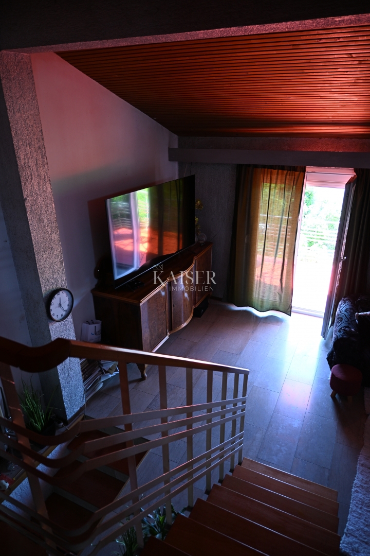 Crikvenica - trosobno stanovanje z velikim vrtom