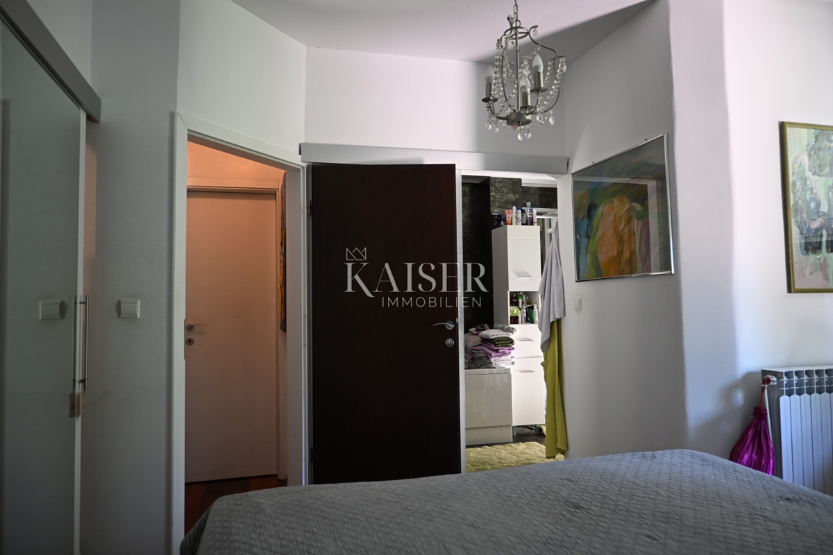 Crikvenica - trosobno stanovanje z velikim vrtom