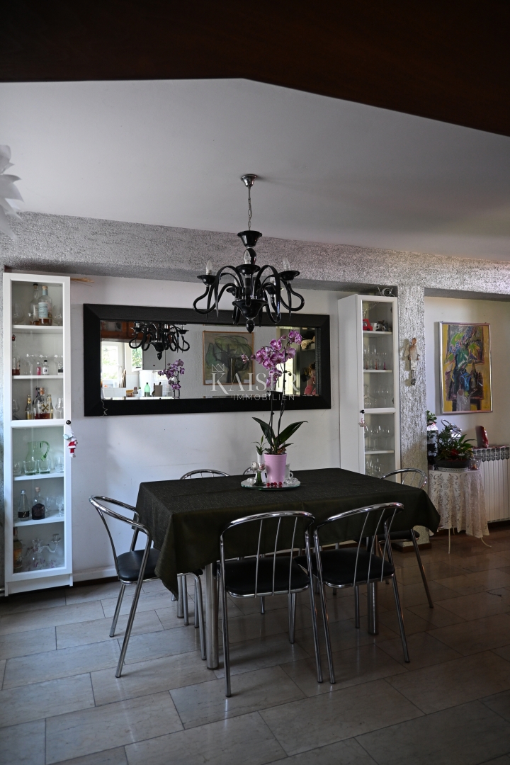 Crikvenica - trosobno stanovanje z velikim vrtom