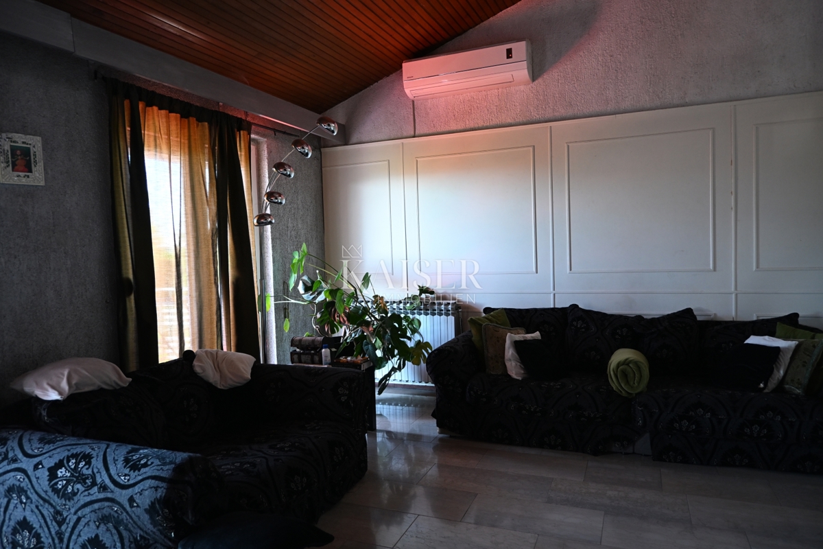 Crikvenica - trosobno stanovanje z velikim vrtom