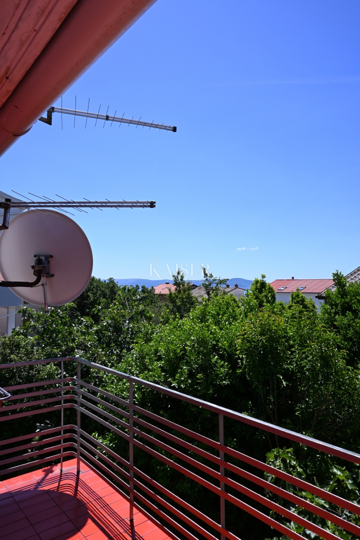 Crikvenica - trosobno stanovanje z velikim vrtom