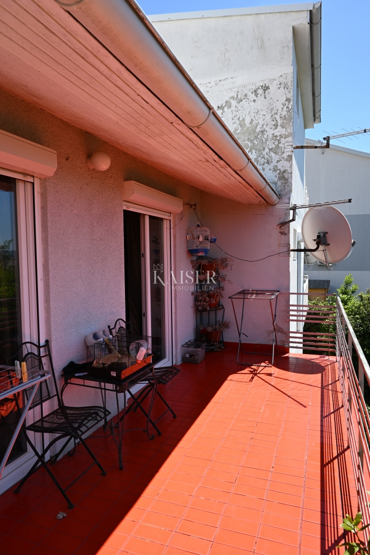 Crikvenica - trosobno stanovanje z velikim vrtom