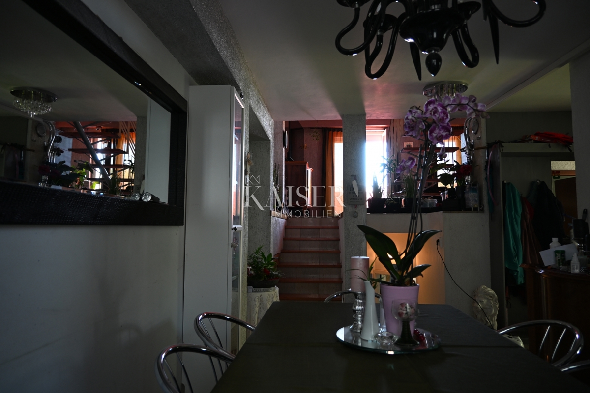 Crikvenica - trosobno stanovanje z velikim vrtom