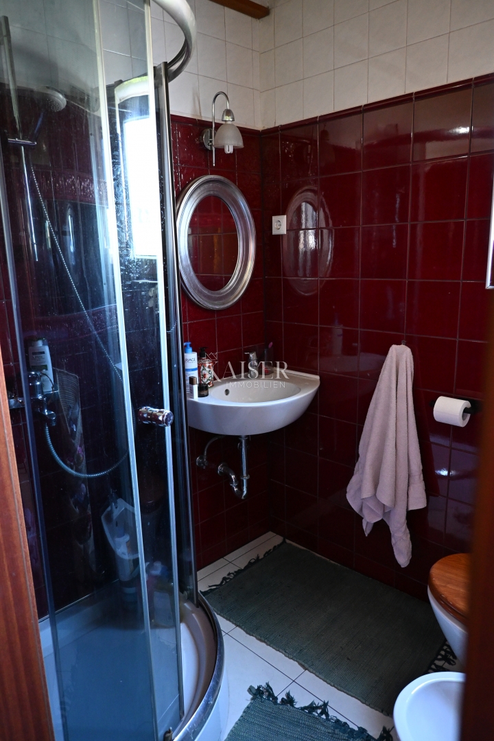 Crikvenica - trosobno stanovanje z velikim vrtom