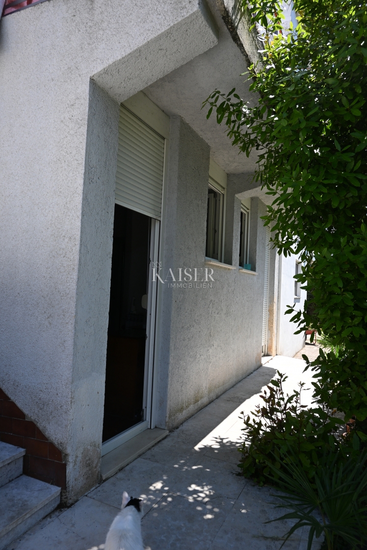 Crikvenica - trosobno stanovanje z velikim vrtom