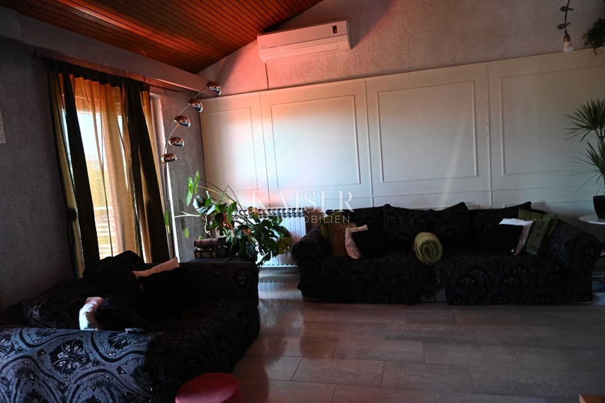 Crikvenica - trosobno stanovanje z velikim vrtom