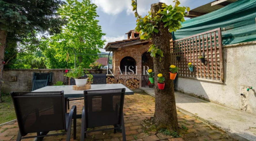 Lokve, hiša s 3 apartmaji v bližini jezera