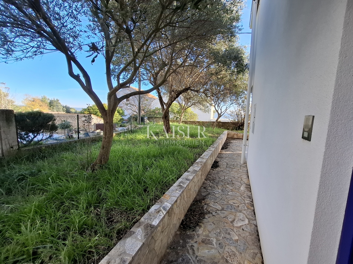 Otok Lošinj, Nerezine, dvonadstropno stanovanje s pogledom na morje