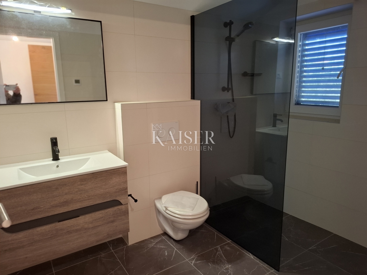 Otok Lošinj, Nerezine, dvonadstropno stanovanje s pogledom na morje