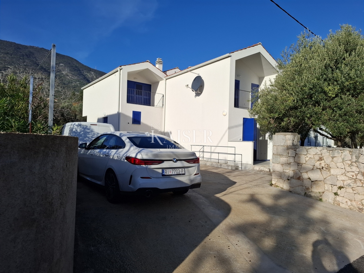 Otok Lošinj, Nerezine, dvonadstropno stanovanje s pogledom na morje