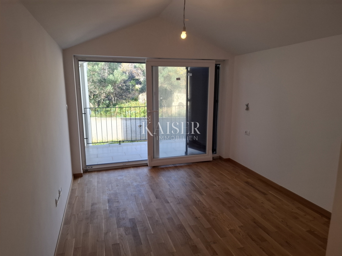 Otok Lošinj, Nerezine, dvonadstropno stanovanje s pogledom na morje