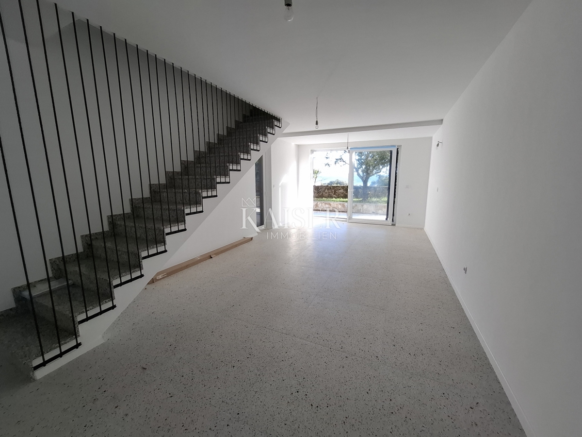 Otok Lošinj, Nerezine, dvonadstropno stanovanje s pogledom na morje