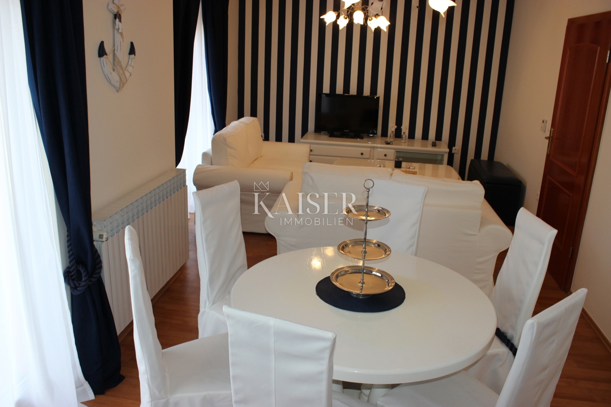 Otok Krk, Vrbnik, hiša s 6 apartmaji