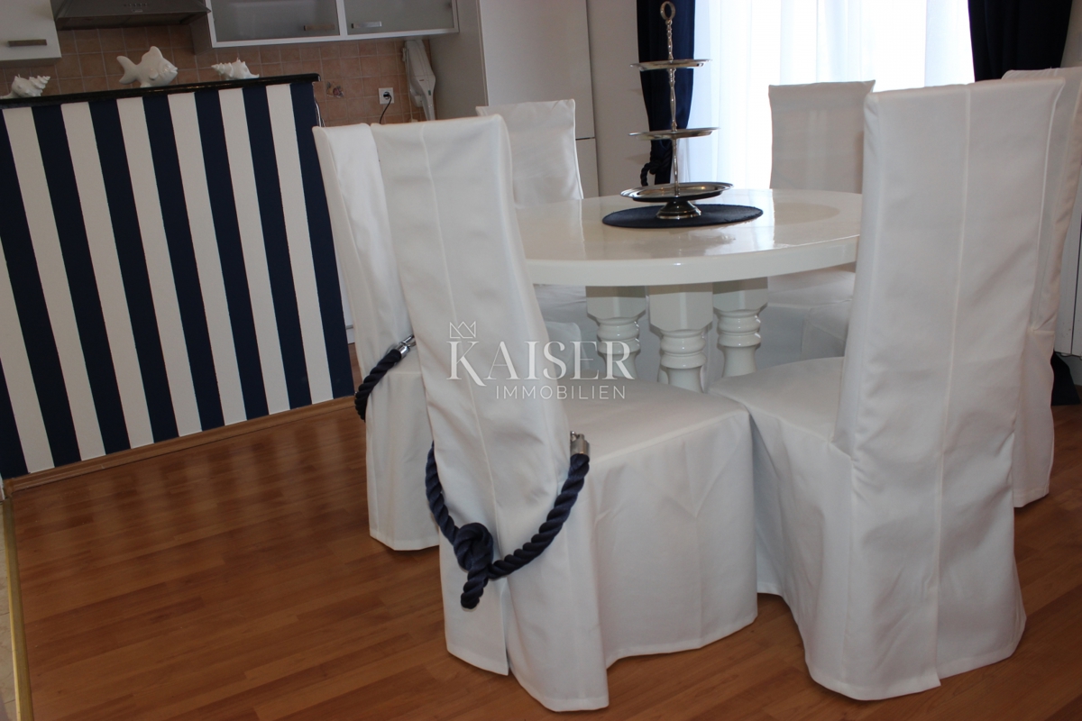 Otok Krk, Vrbnik, hiša s 6 apartmaji