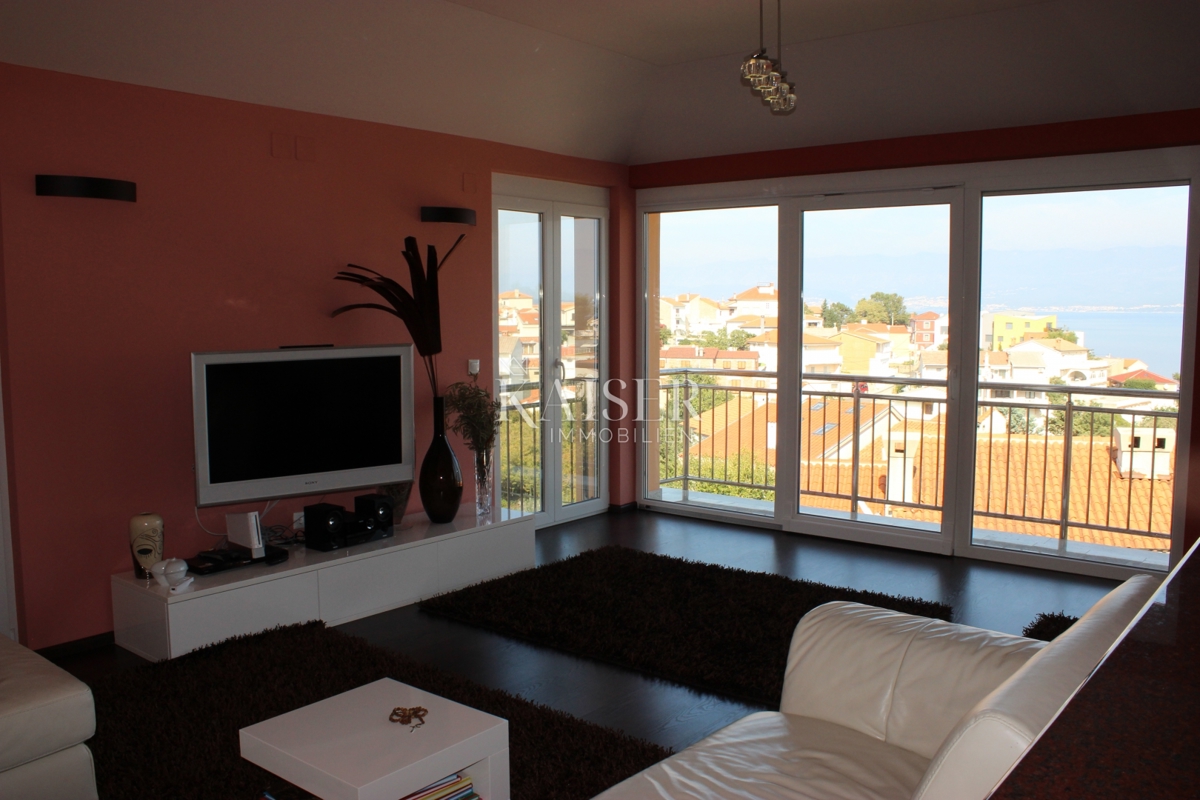 Otok Krk, Vrbnik, hiša s 6 apartmaji