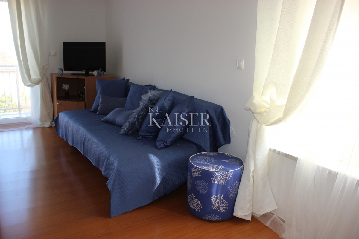 Otok Krk, Vrbnik, hiša s 6 apartmaji