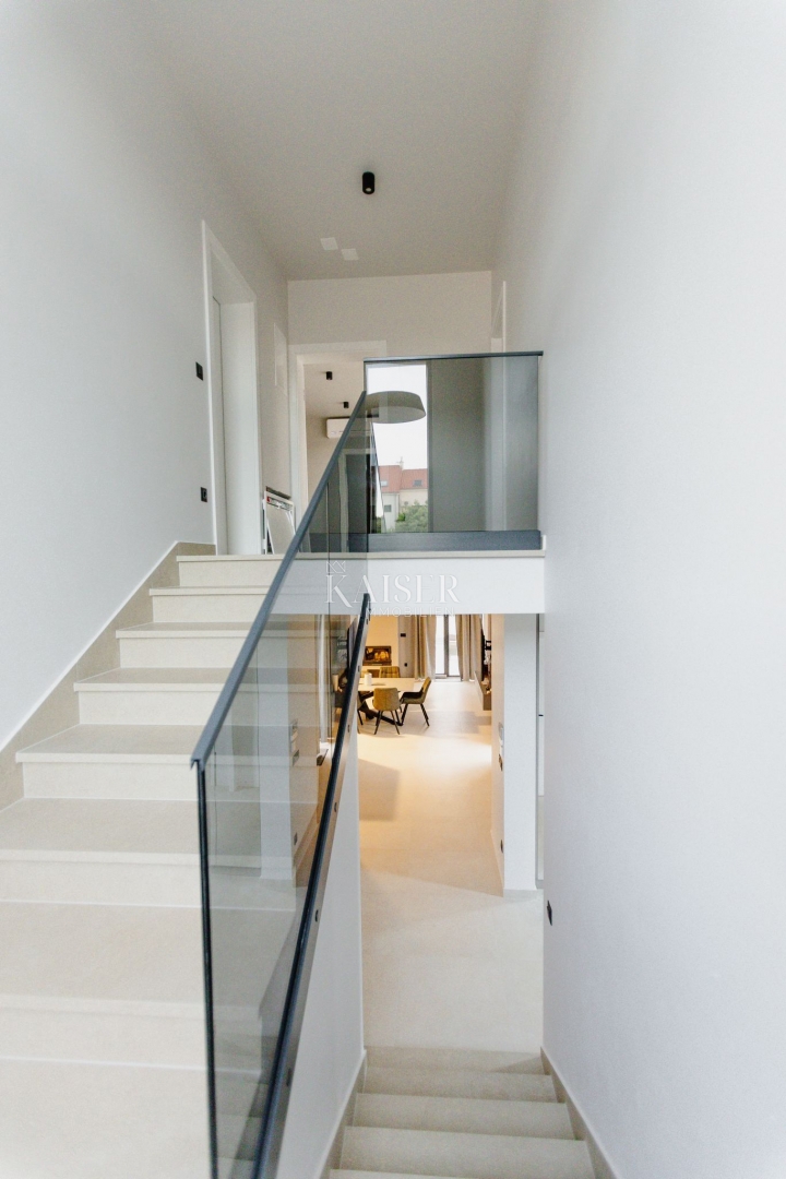 Otok Pag - novozgrajena hiša 300 m od morja