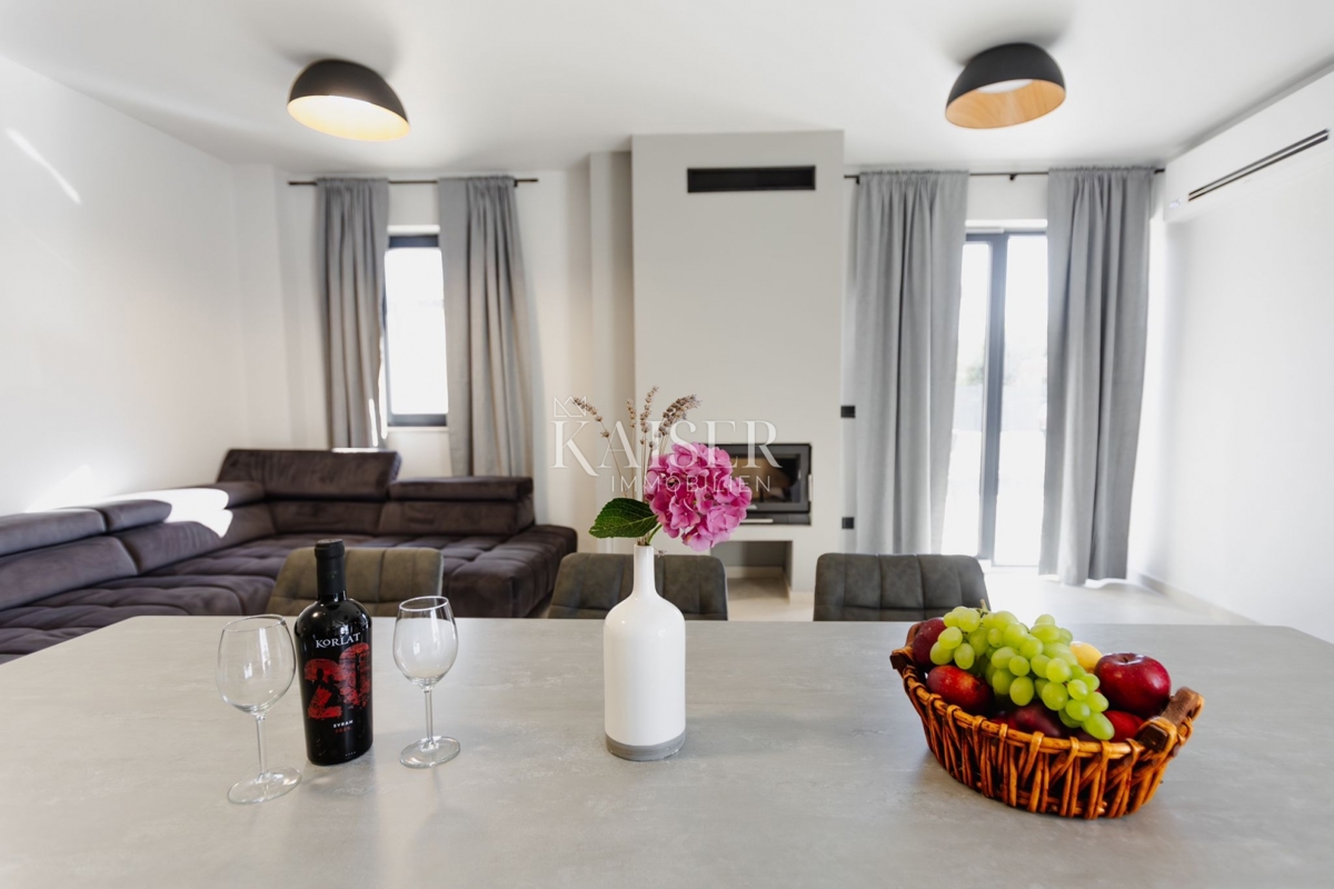 Otok Pag - novozgrajena hiša 300 m od morja