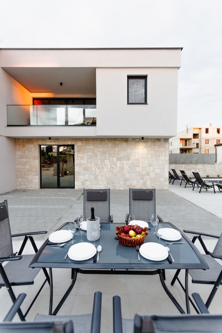 Otok Pag - novozgrajena hiša 300 m od morja