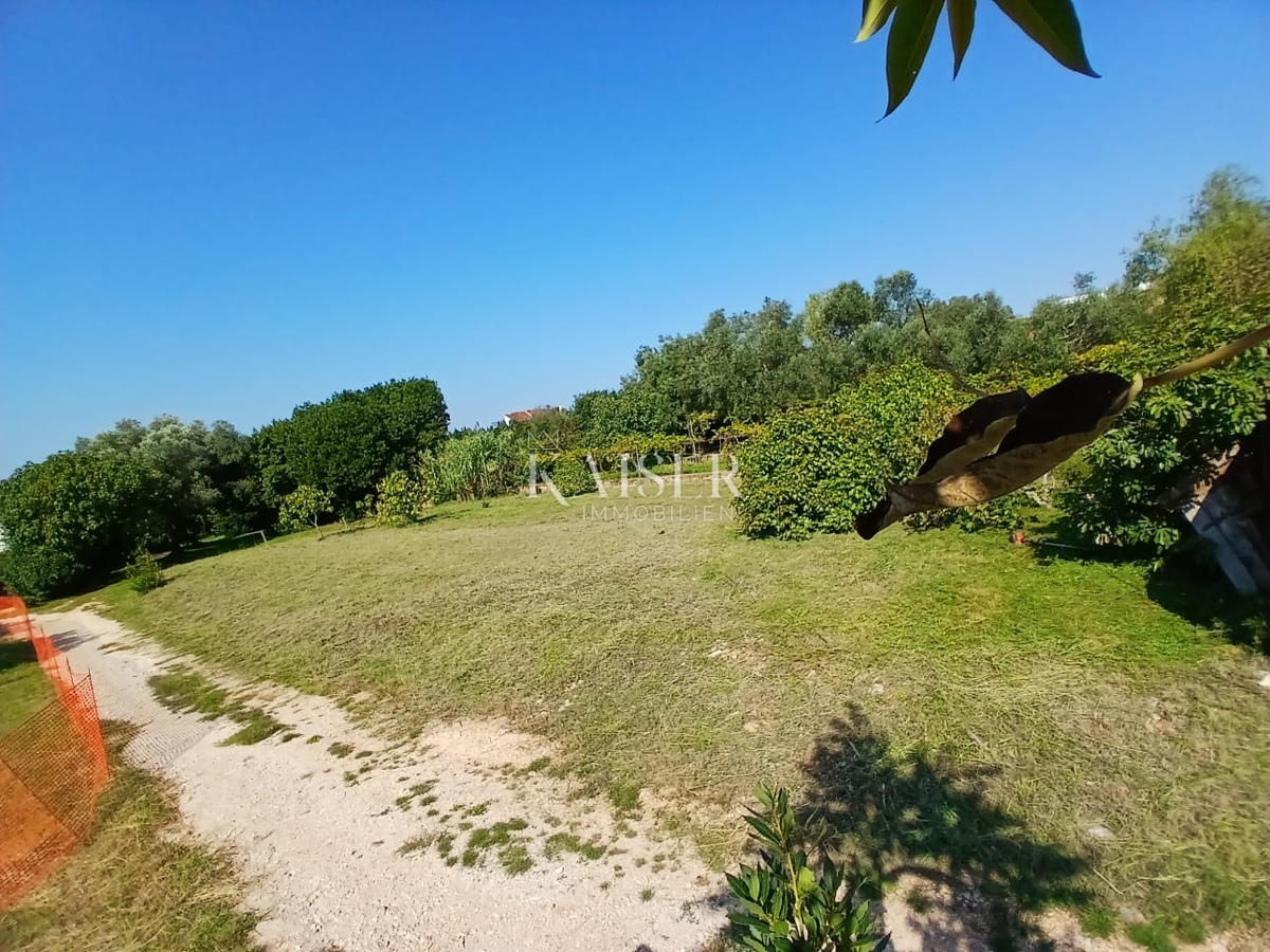  Zazidljivo zemljišče Zambratija, Umag, 1.598m2