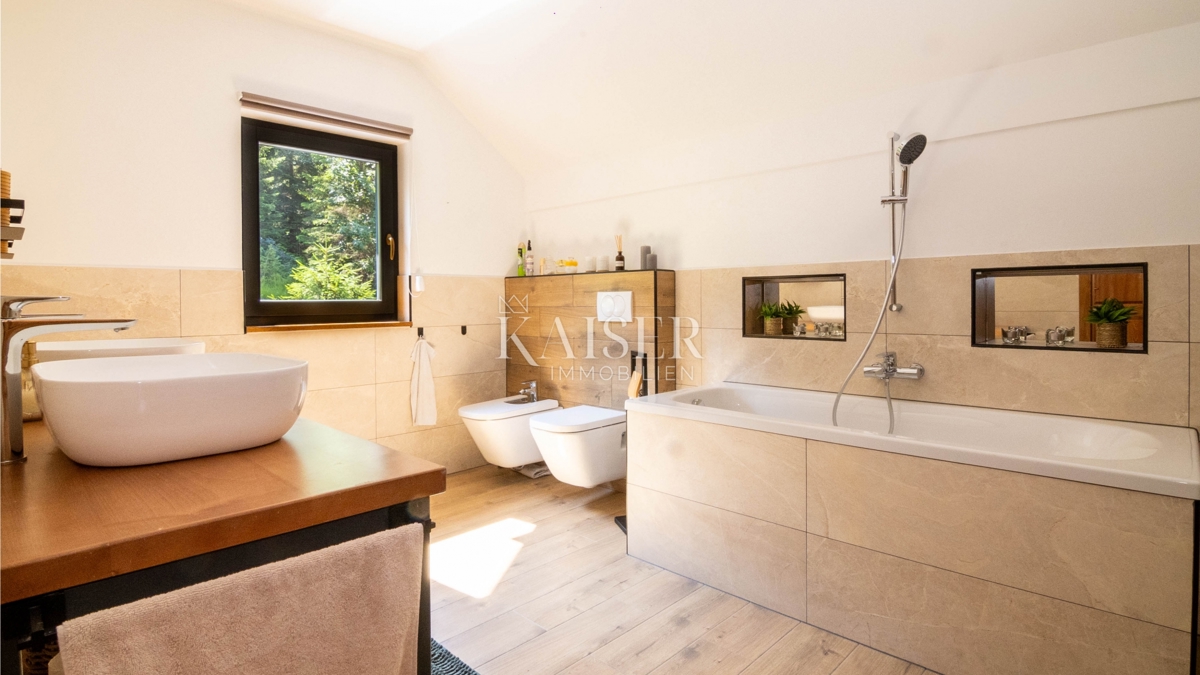 Ravna Gora - čudovita hiša na izjemni lokaciji