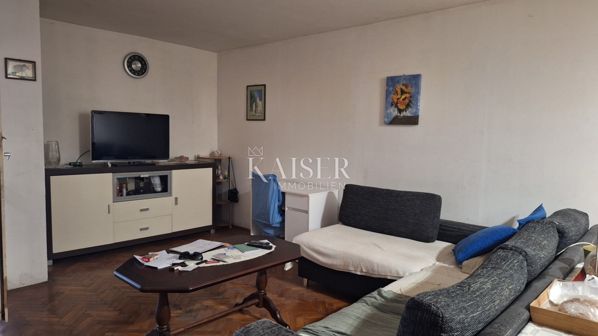 Crikvenica - stanovanje v pritličju, 2 spalnici + dnevna soba, 200 m od morja s teraso