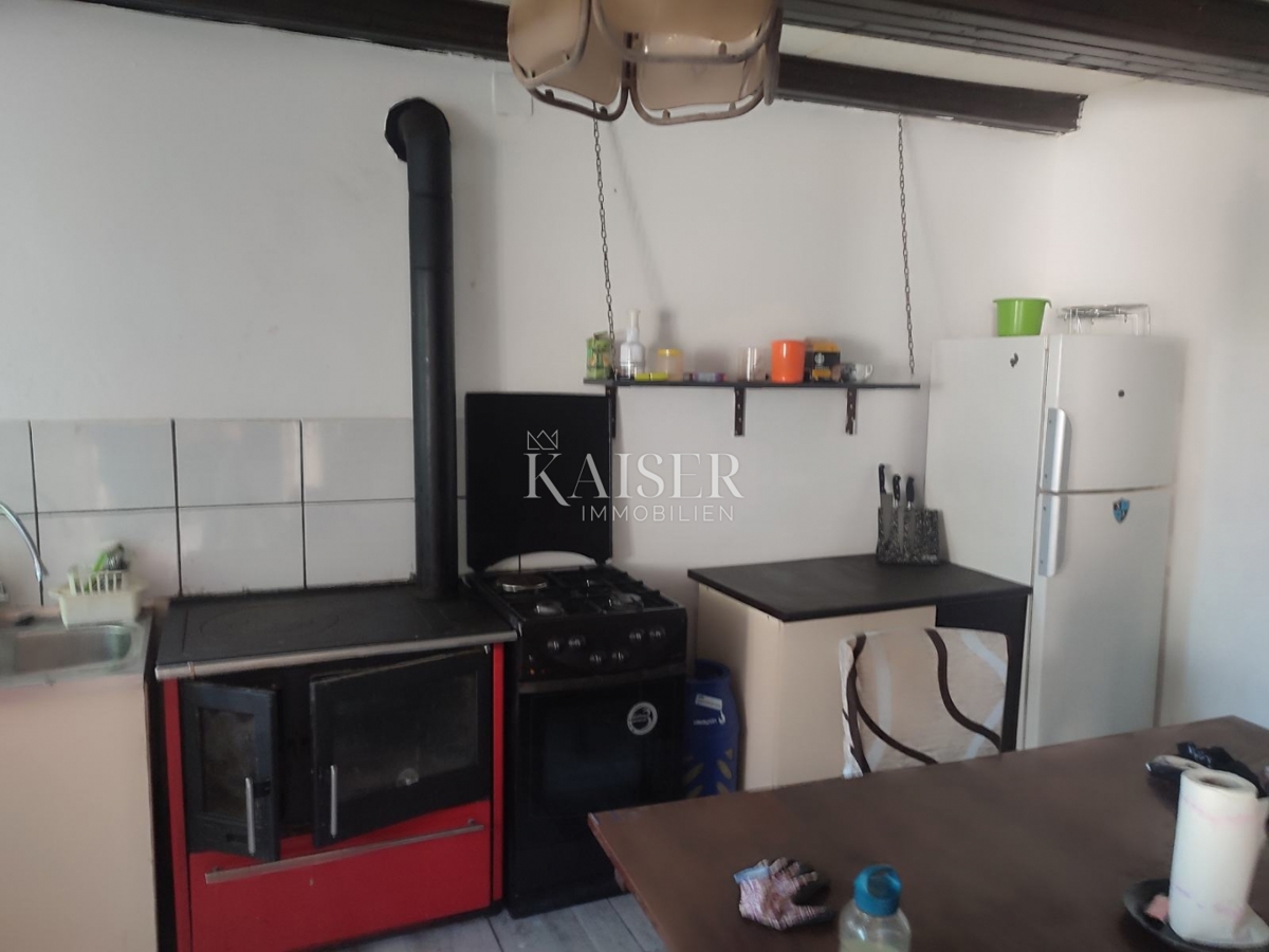 Rijeka, Hreljin - hiša za obnovo z velikim vrtom