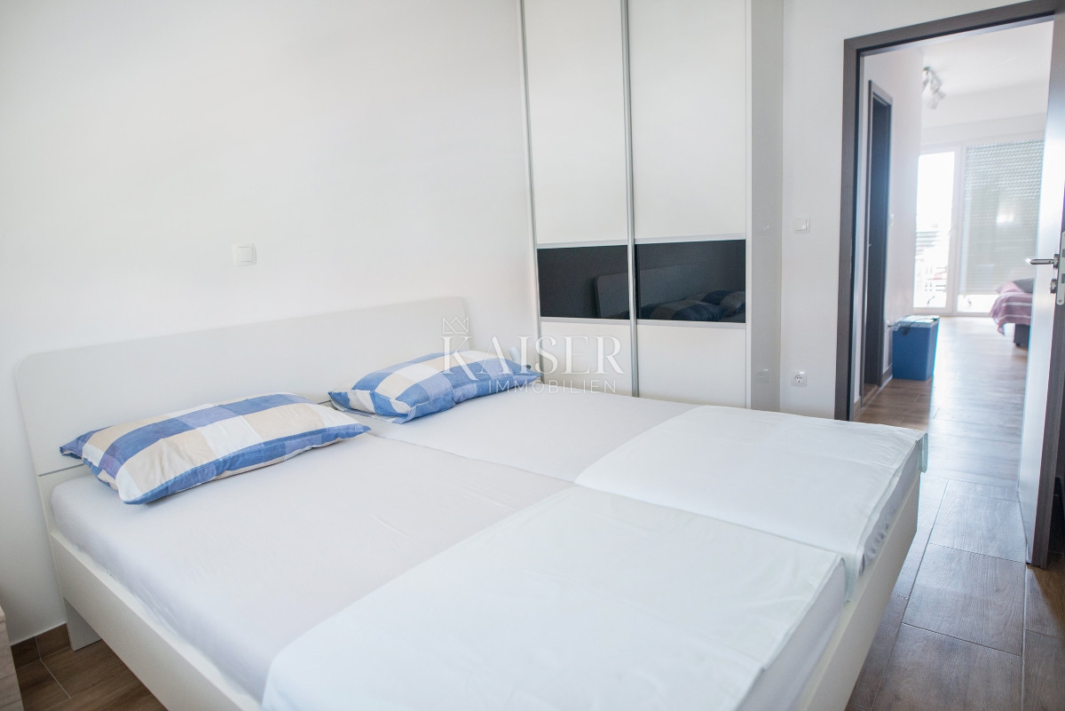 Pakoštane apartma 32 m2 s pogledom na morje