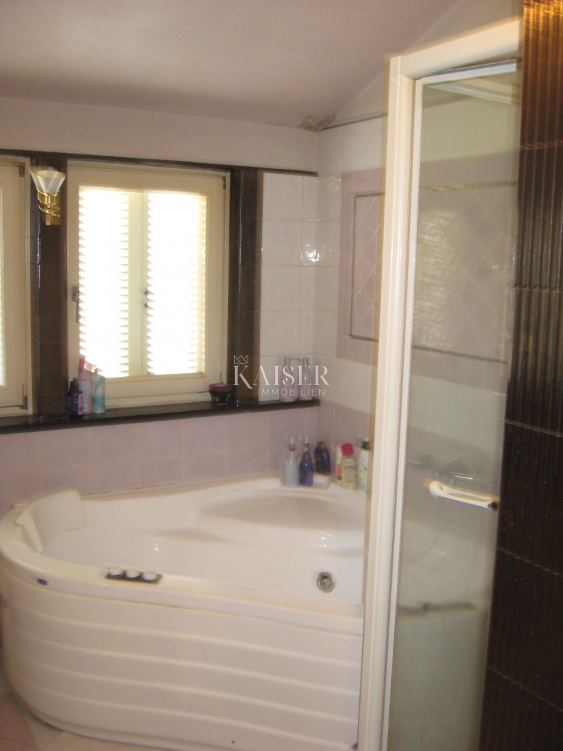 Istra - Poreč, hiša v bližini morja, najbolj iskana lokacija v mestu.