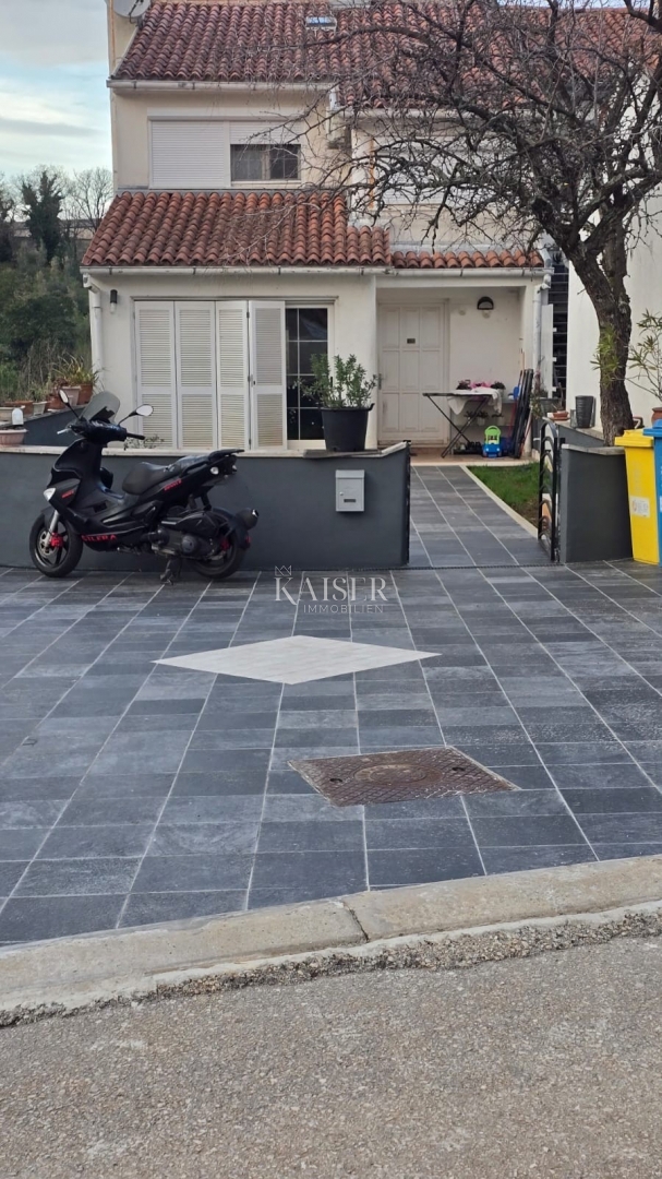 Istra - Poreč, hiša v bližini morja, najbolj iskana lokacija v mestu.