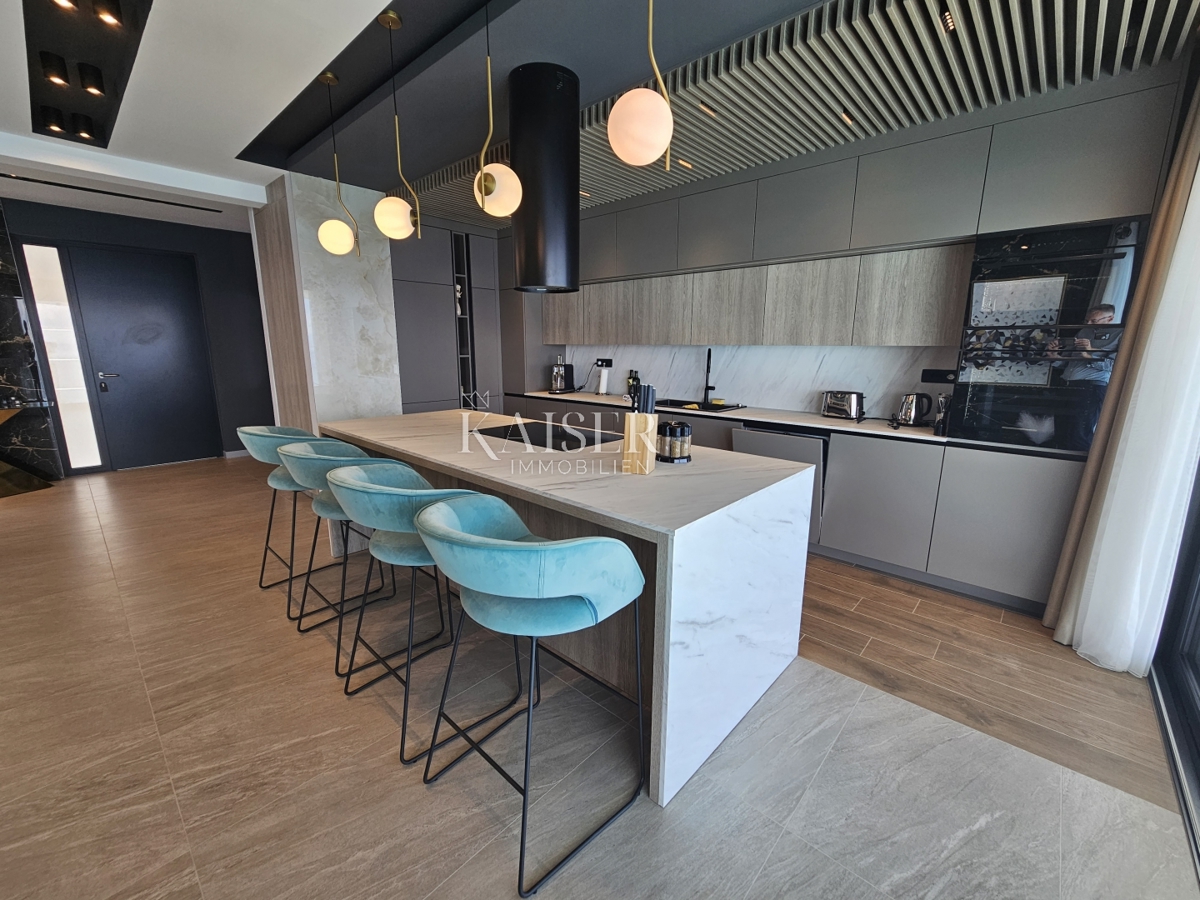 Opatija, okolica - luksuzna vila 340m2 z bazenom