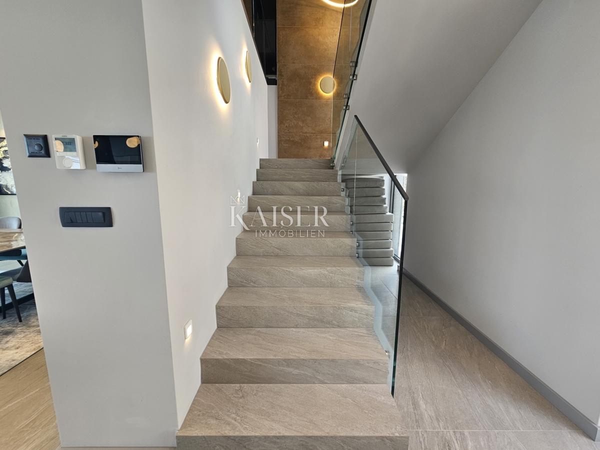 Opatija, okolica - luksuzna vila 340m2 z bazenom