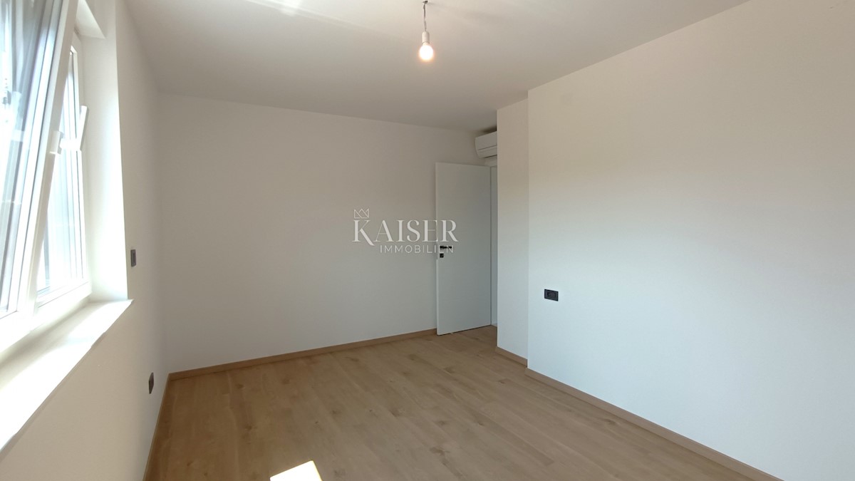 Malinska, otok Krk - apartma 110m² z bazenom in pogledom na morje