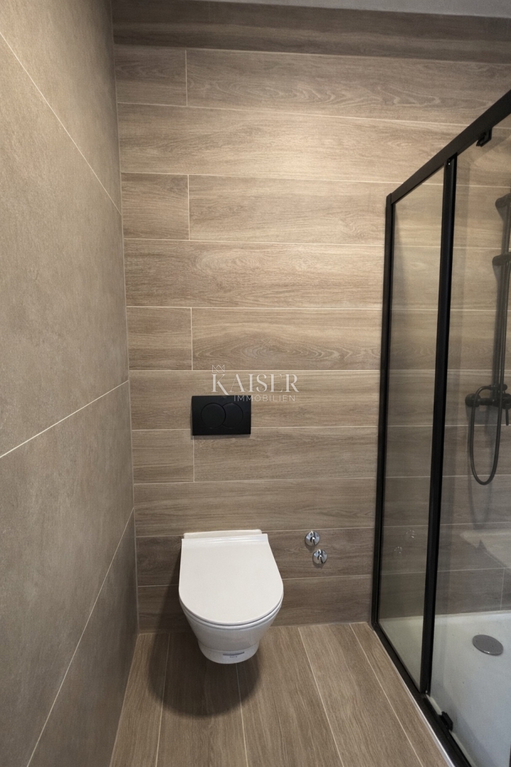 Zadar, Privlaka apartma v novi stavbi, 70 m od morja