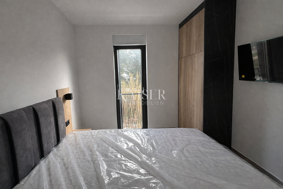Zadar, Privlaka apartma v novi stavbi, 70 m od morja