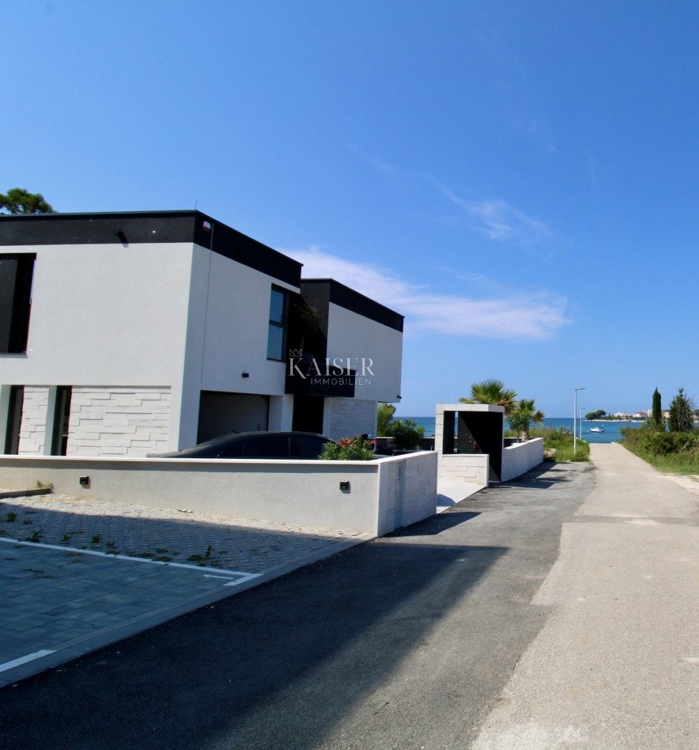 Zadar, Privlaka apartma v novi stavbi, 70 m od morja