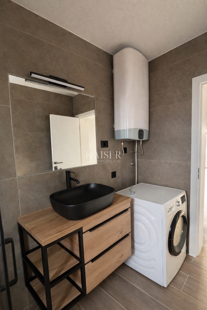 Zadar, Privlaka moderno stanovanje 70 m od morja