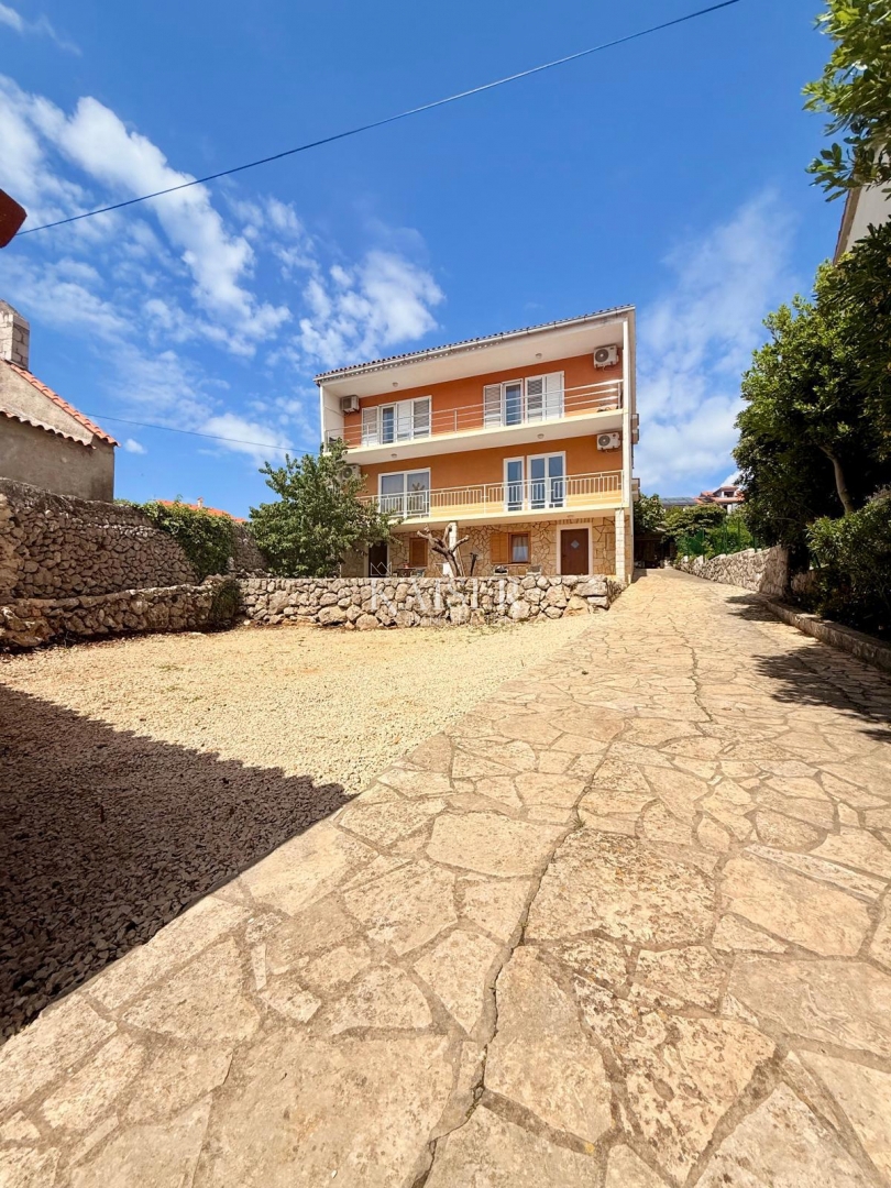 Otok Cres, Cres - samostojna hiša 288m2, 50m od morja s čudovitim pogledom