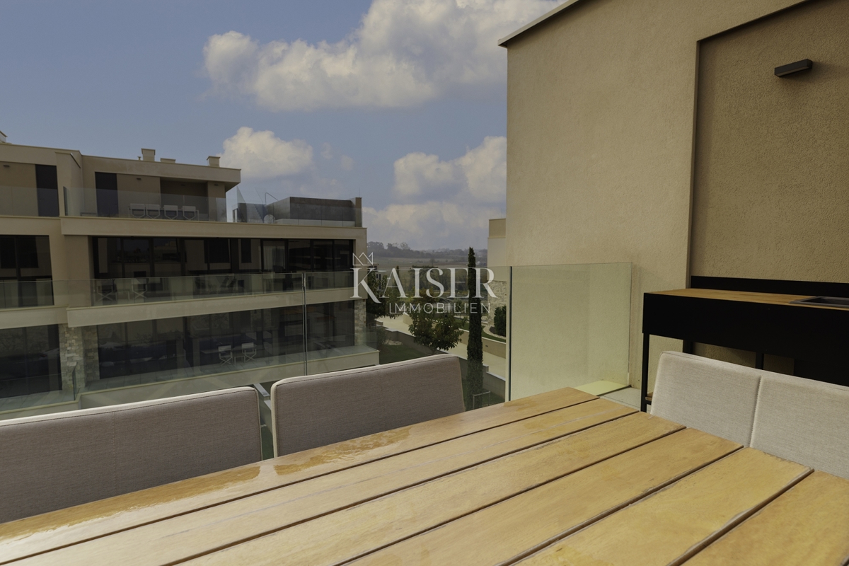 Istra, Umag, Savudrija - luksuzna vila v naselju, 275m2 - na voljo vse storitve v naselju